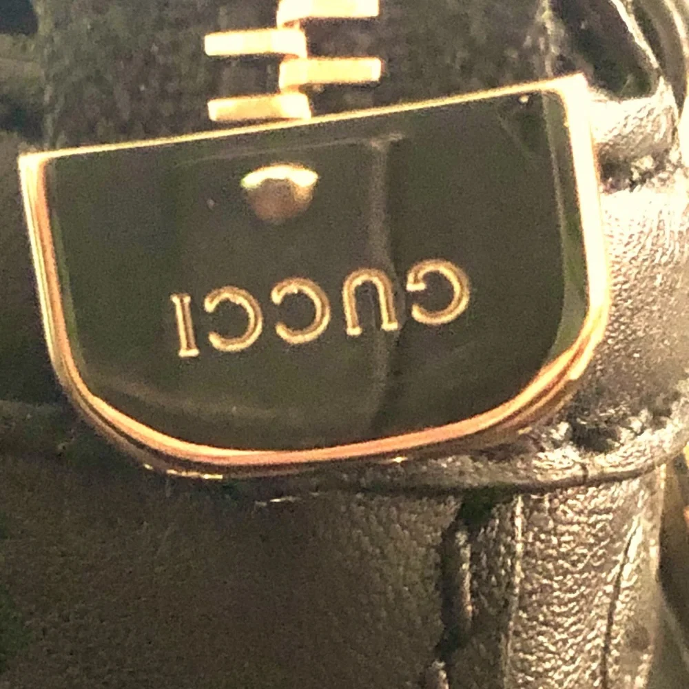 Authentic New Gucci Sukey Leather Bag Model : 247902 - Picture 4 of 16